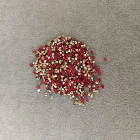 Červené štrasové kamínky, průměr 2,5 mm, balení 4 g (±)