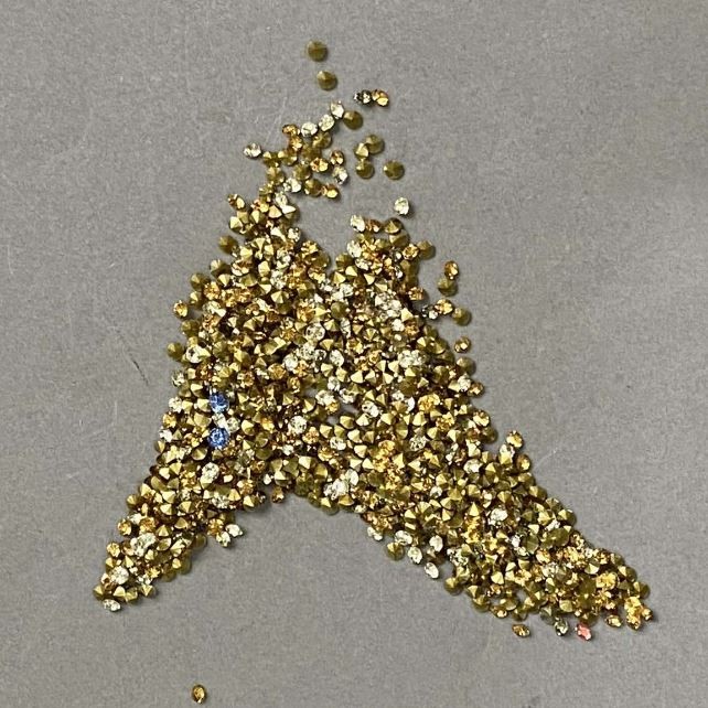 Štrasové kamínky mix barev, průměr 2 mm ±, balení 85 g (±)