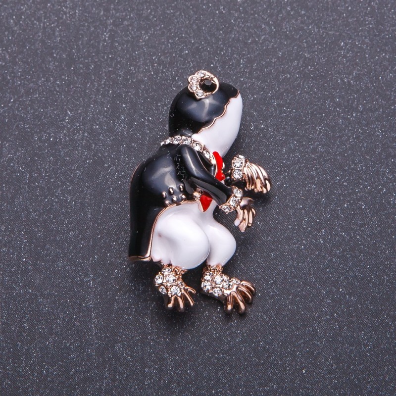 Brož Žába dirigent ve fraku, zlatý odstín kovu, 3,5×2 cm