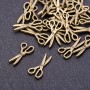 Přívěsek ve tvaru nůžek, bronzový, průměr 8 mm, délka 18 mm, otvor 3 mm, balení 20 g ± 41 ks