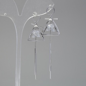 Náušnice 'Itaolao' ve tvaru pyramid s krystaly, průměr 20 mm, délka 55 mm, barva stříbrná