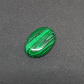 Kabošon z přírodního malachitu (lisovaný) 25×18 mm