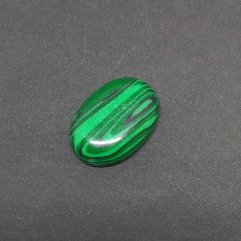 Kabošon z přírodního malachitu (lisovaný) 25×18 mm