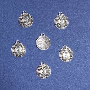 Přívěsek Kniha změn Yin Yang, 16×19 mm, balení 20 g, 12 ks