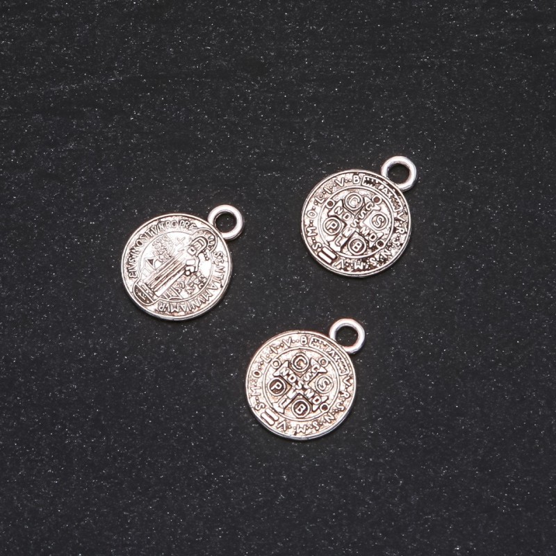 Přívěšek sv. Benedikt 27×6 mm, balení 20 g ± 19 ks – kovové komponenty