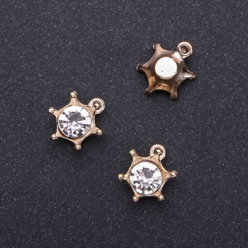 Přívěsek Koruna zlaté barvy se krystalem, průměr 16 mm, délka 18 mm, balení 8 ks (+ -)