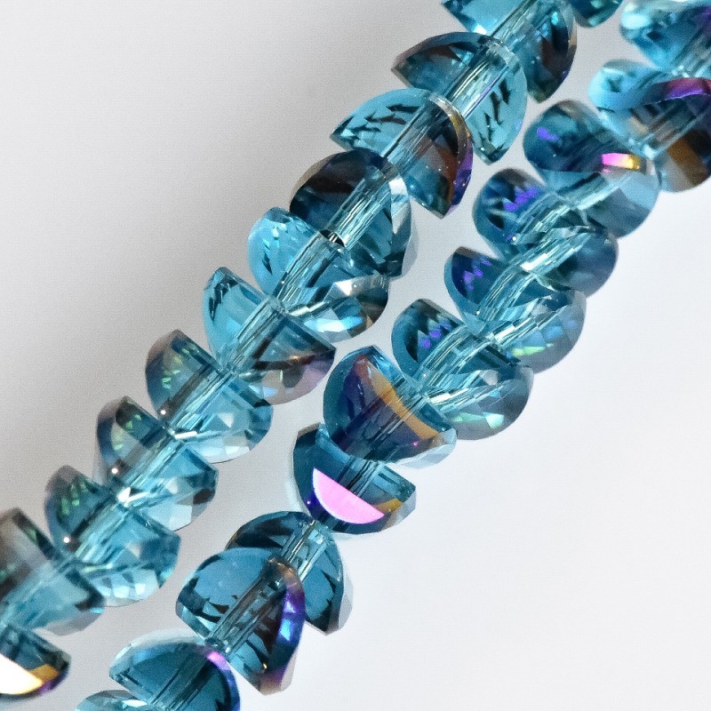 Křišťálové korálky ve stylu Swarovski tmavě modré se fialovým benzínovým nástřikem, průměr 6x4 mm, navlečené na niti, délka 50 cm