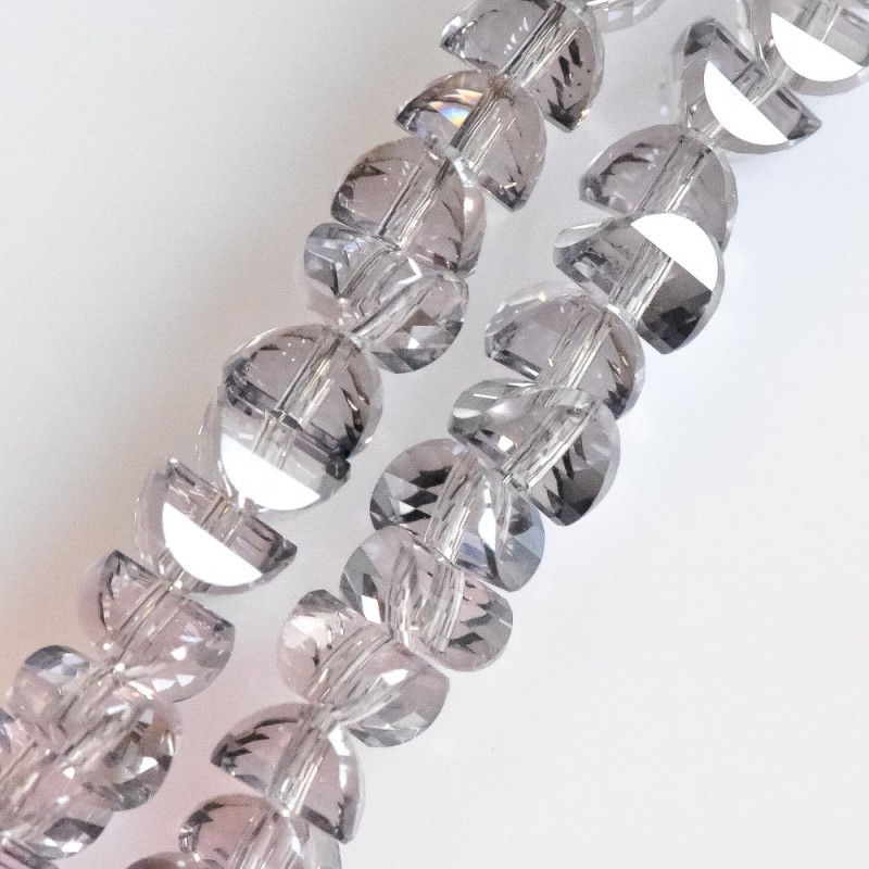 Křišťálové korálky ve stylu Swarovski, světle fialové, průměr 6×4 mm, nitka délky 50 cm