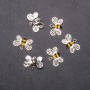 Kovové komponenty – závěsný přívěšek Včelička, průměr 17 mm, délka 11 mm, bílý kov, balení 6 ks