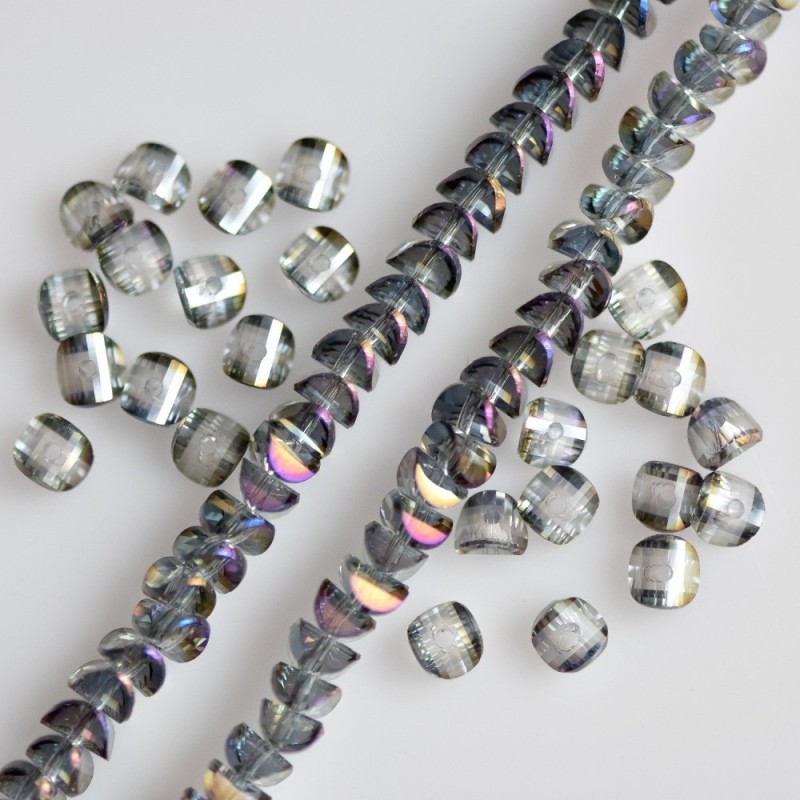 Křišťálové korálky ve stylu Swarovski, šedo-fialové s benzínovým nástřikem, průměr 2,5×4 mm, navlečené na šňůrce, délka 48 cm