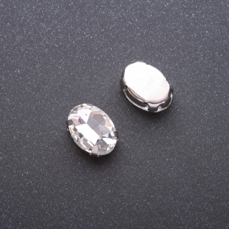 Cena za balení / 10 ks. Bílý šitý krystal v čepě oválného tvaru 10×14 mm