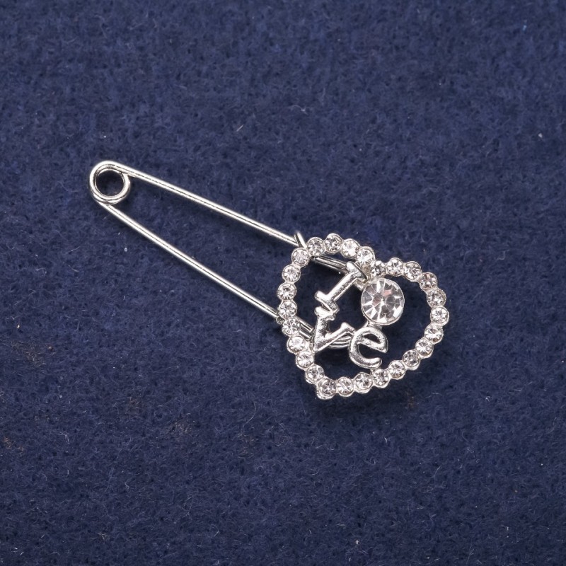 Brož-špendlík Srdce LOVE bílé štrasové kamínky 43×18 mm