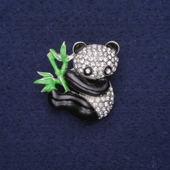 Brož Panda se štrasami a smaltem