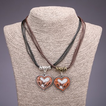 Přívěšek přátelství srdcí, průměr 31×33 mm, délka 45–48 cm