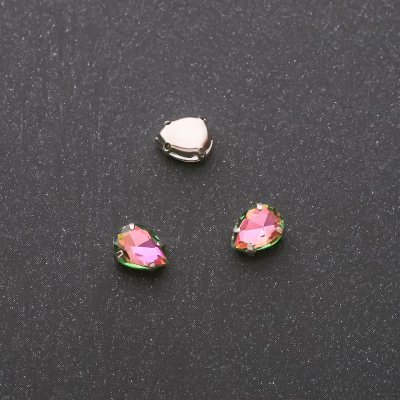 Cena za balení / 10 ks. Šitý krystal ve tvaru kapky 6×8 mm, růžovo-zelený odstín