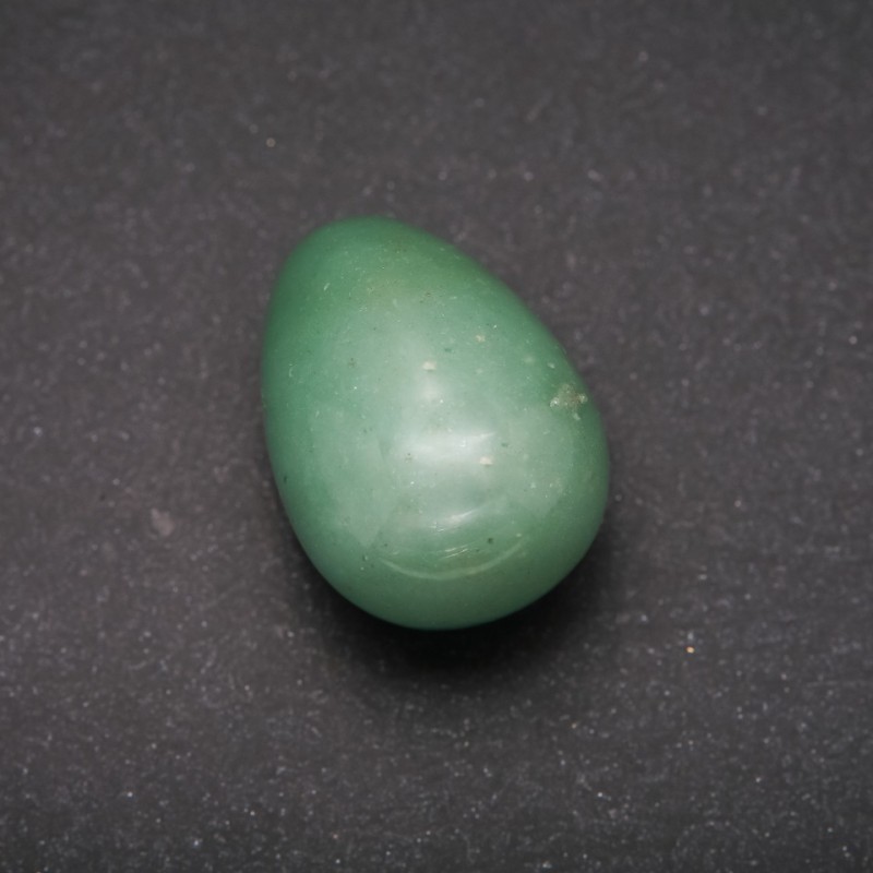 Suvenýr vajíčko z nefritu, průměr 35×25 mm