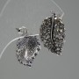 Náušnice peckové List, tmavé štrasové kamínky, kov pod stříbrem, 22 mm