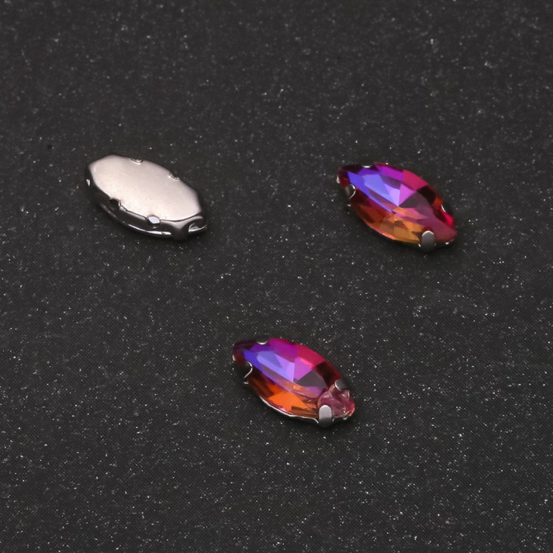 Cena za balení / 10 ks. Šitý krystal v čepu, oválný 5×10 mm