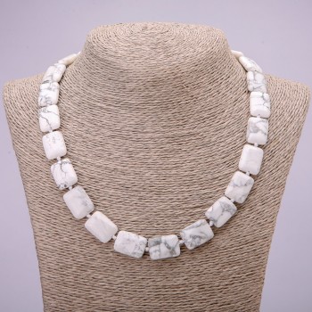 Náhrdelník z přírodního chalcedonu, obdélníkový tvar, délka 48 cm