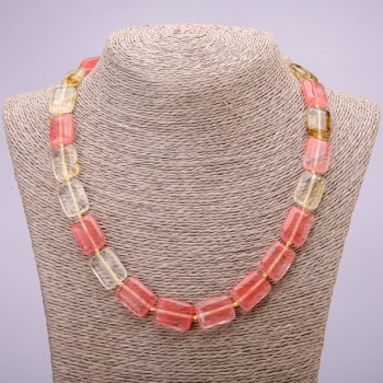 Náhrdelník z přírodního chalcedonu, obdélníkový tvar, rozměry 13×18 mm, délka 48 cm