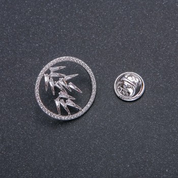 Brož Xuping rhodiovaná se bílými štrasovými kamínky 22 mm