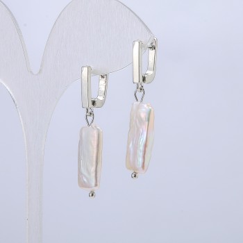 Náušnice z přírodních barokních perel, průměr 17 × 10 mm, délka 37 mm ± s benzínovým odleskem