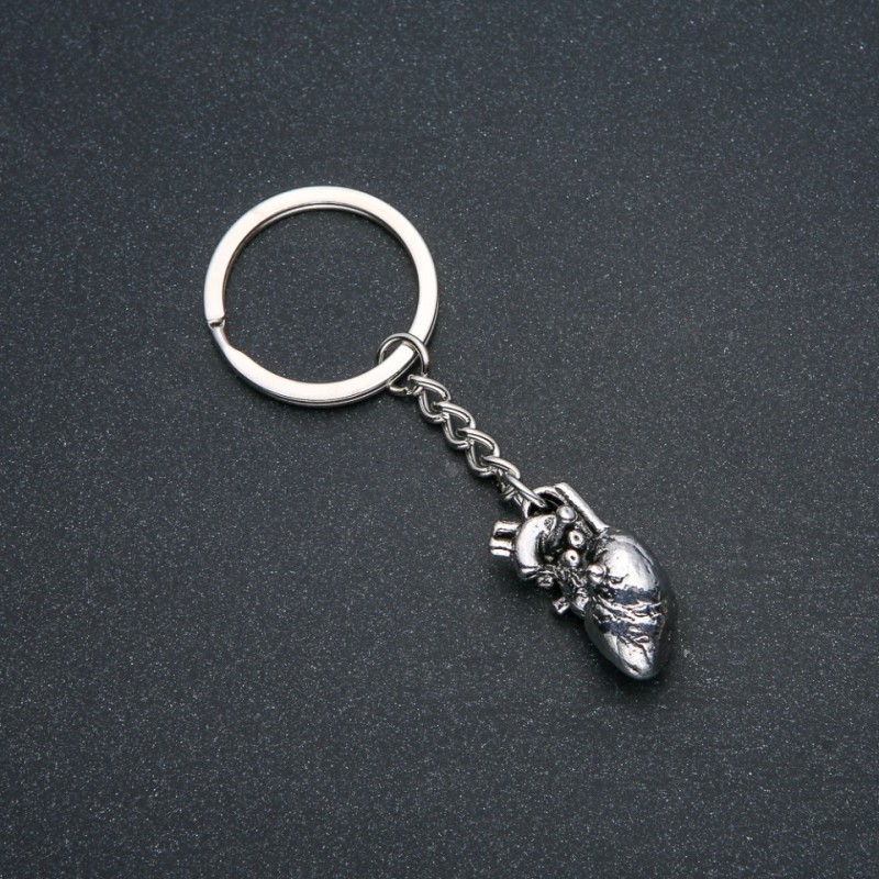 Přívěšek „Srdce“, průměr 27×13 mm, délka 8 cm, +/- stříbrný kov