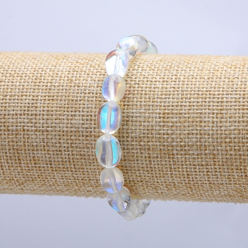 Náramek na gumičce z opálového skla Bílé chameleon, brusované korálky, průměr 12×8 mm, obvod 18 cm +