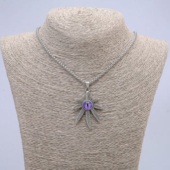 Přívěšek „List konopí se dračím okem“ 38×55 mm na řetízku, délka 65 cm, barva stříbrná