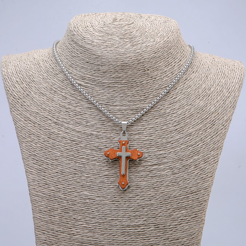 Přívěšek Kříž 50 × 30 mm – na řetízku, délka 65 cm, stříbrný kov, dřevo