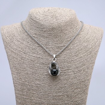 Přívěšek „Koule v tlapě“ černý 42×22 mm na řetízku, délka 70 cm, stříbrný kov