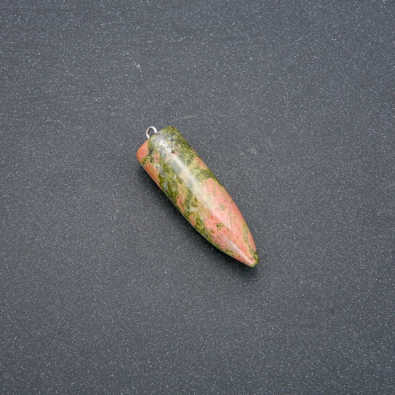 Přívěšek kyvadlová koule z kamene unakitu 13×40×45 mm (+-)