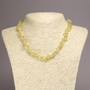 Náhrdelník z tónovaného růžového křemene – drobné kousky, průměr 6–8 mm, délka 45 cm, na prodlužovacím řetízku