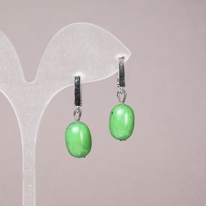 Náušnice z přírodního chryzoprasu – hladký válcovitý tvar, průměr 10 × 14 mm, délka 32 mm