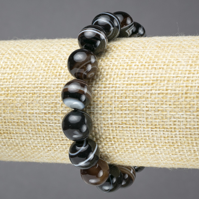 Náramek z hnědého achátu na elastické šňůrce, hladké kuličky, průměr 12 mm