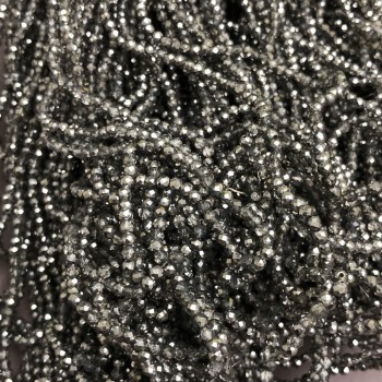 Korálky český křišťál na niti šedozřetelné s benzínovým odleskem, brusované rondelové korálky, průměr 3×2,5 mm, délka 36 cm + -