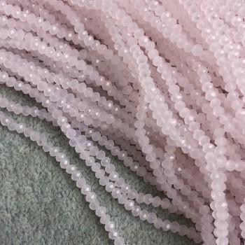 Korálky z českého křišťálu na niti – jemně růžové matné, briliantově broušené rondely, průměr 3,5×3 mm, délka 36 cm