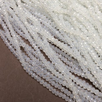 Korálky Českého křišťálu na vlascové niti, mléčně průhledné briliantně broušené rondelové korálky, průměr 3,5×3 mm, délka 36–38 cm