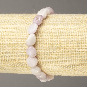 Náramek na gumičce z přírodního kunzitu, facetované korálky, průměr 8×11 mm+