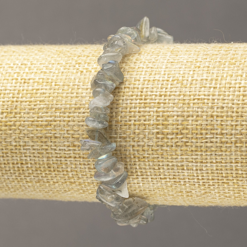 Náramek na gumičce z přírodního labradoritu – drobky 10×3 mm+