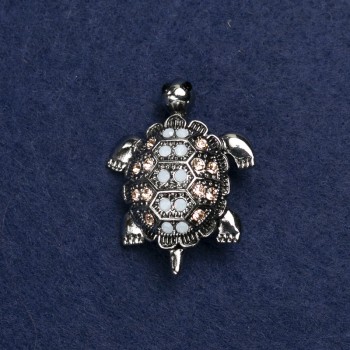 Brož Želvička ze stříbrného kovu a štrasů 40 × 23 mm +