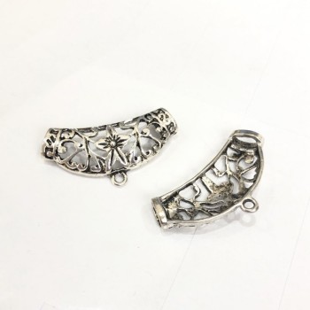 Balení 5 ks Přívěskový základ 32 × 15 mm, stříbřitý kov