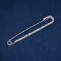 Brož-špendlík se šedými štrasovými kamínky, stříbrný kov 16×101 mm