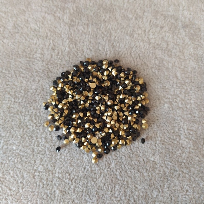 Černé štrasové kamínky, průměr 2,5 mm (±), balení 4 g (±)