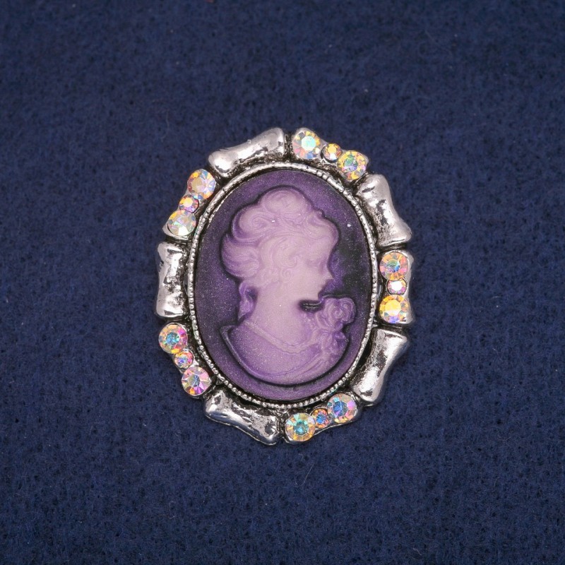 Brož Kamee se duhovými štrasami, stříbrný kov 33×40 mm