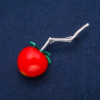 Brož Cherry rajče na větvičce, červená korálka, zelený smalt, stříbrný kov 22×61 mm