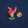 Brož Kolibřík s barevným smaltem a štrasami, zlatý kov 23×31 mm