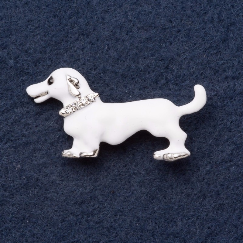 Brožka «Jezevčík albínský» 4×2 cm, štrasové kamínky, bílý smalt, šedý kov