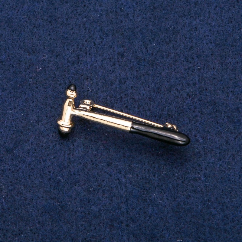 Brož Neurologické kladivo s černým smaltem a zlatým kovem 16×36 mm