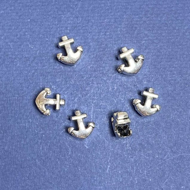 Korálek-vložka Pandora Kotva 12×13 mm, díra 5 mm, balení 20 g ± 8 ks